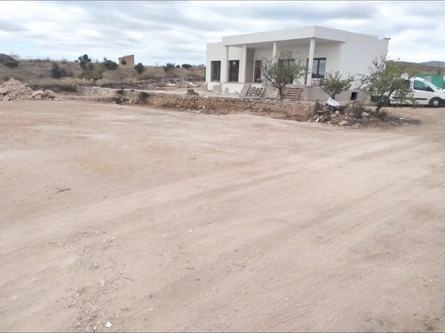 3 Zimmer Villa zu verkaufen in Pinoso mit Pool Garage - 389.000 € (Ref: 9576708)