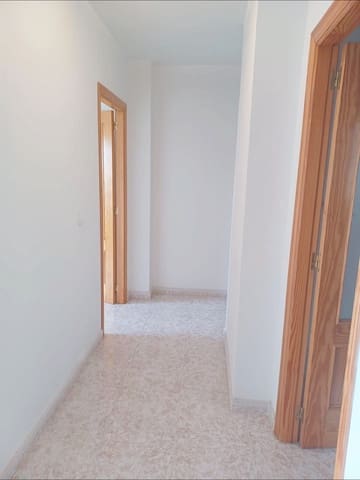 3 makuuhuone Asunto myytävänä paikassa Pinoso - 95 995 € (Ref: 9576709)