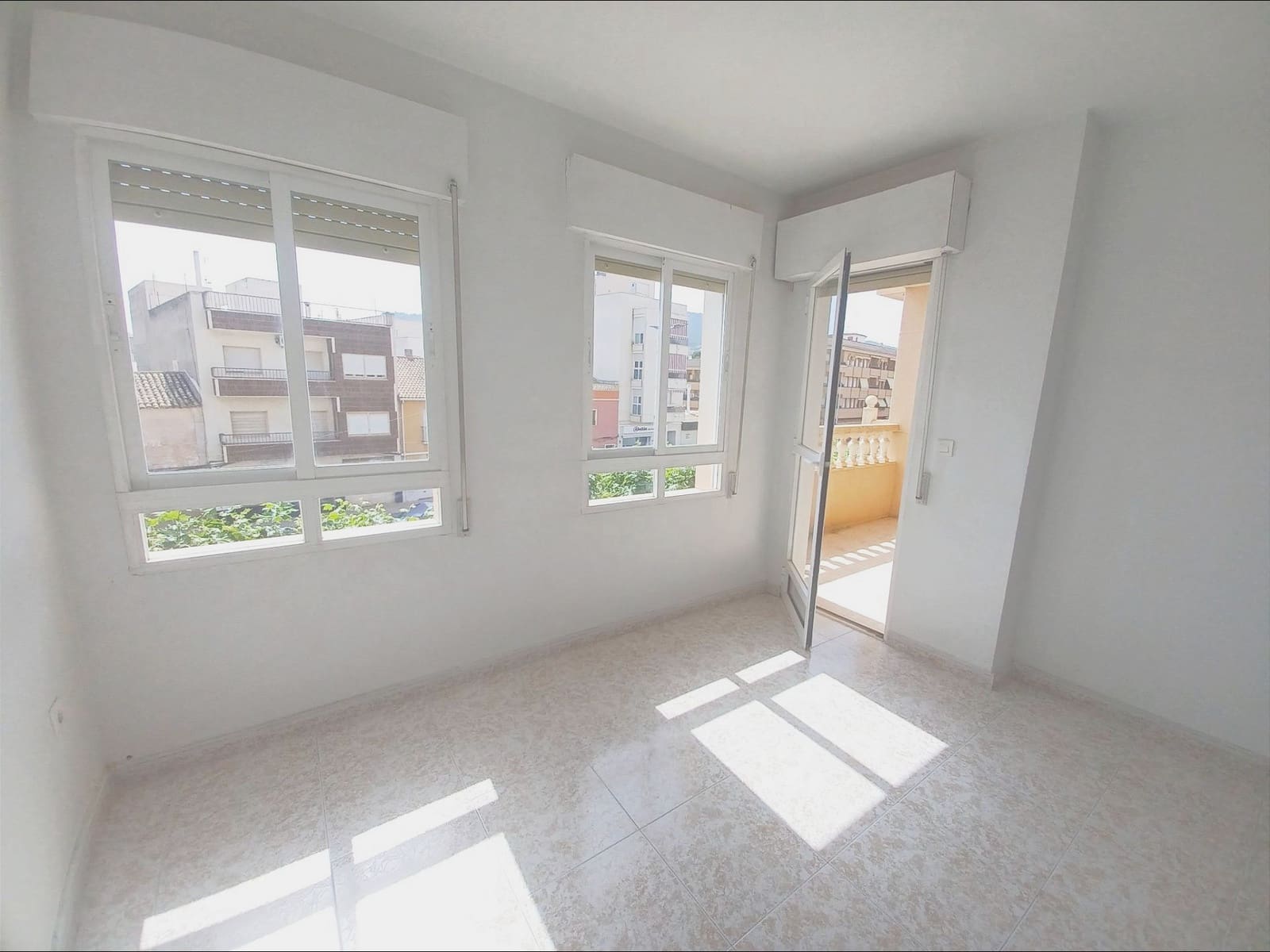 3 makuuhuone Asunto myytävänä paikassa Pinoso - 95 995 € (Ref: 9576709)