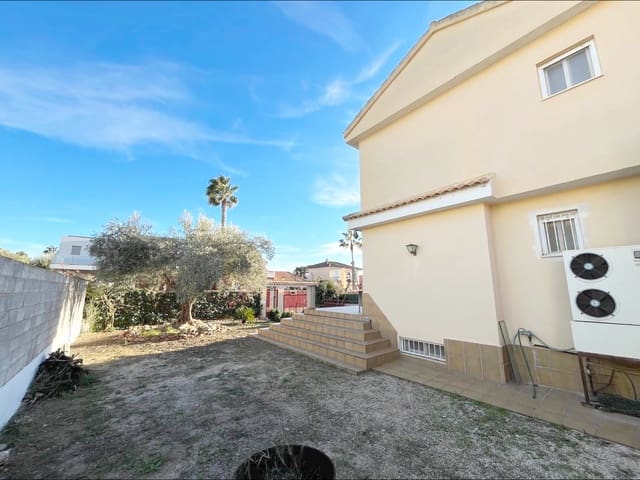 4 soverom Villa til salgs i La Alcayna, Molina de Segura med garasje - € 299 000 (Ref: 9582949)