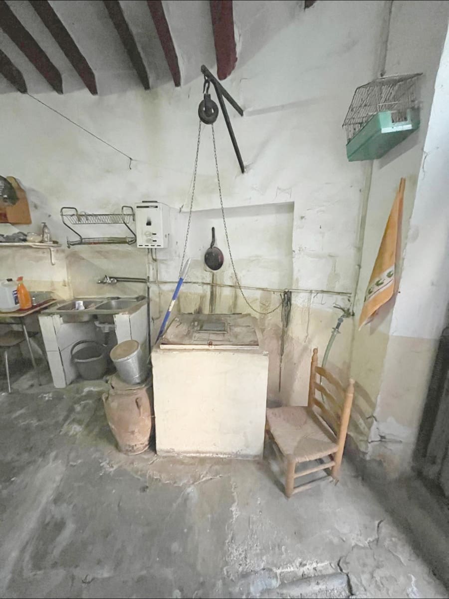 Commercial for sale in Raspay - € 44,000 (Ref: 9877238)