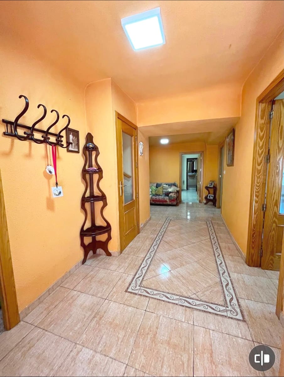 Chalet de 4 habitaciones en Monóvar / Monóver en venta - 120.000 € (Ref: 9913179)