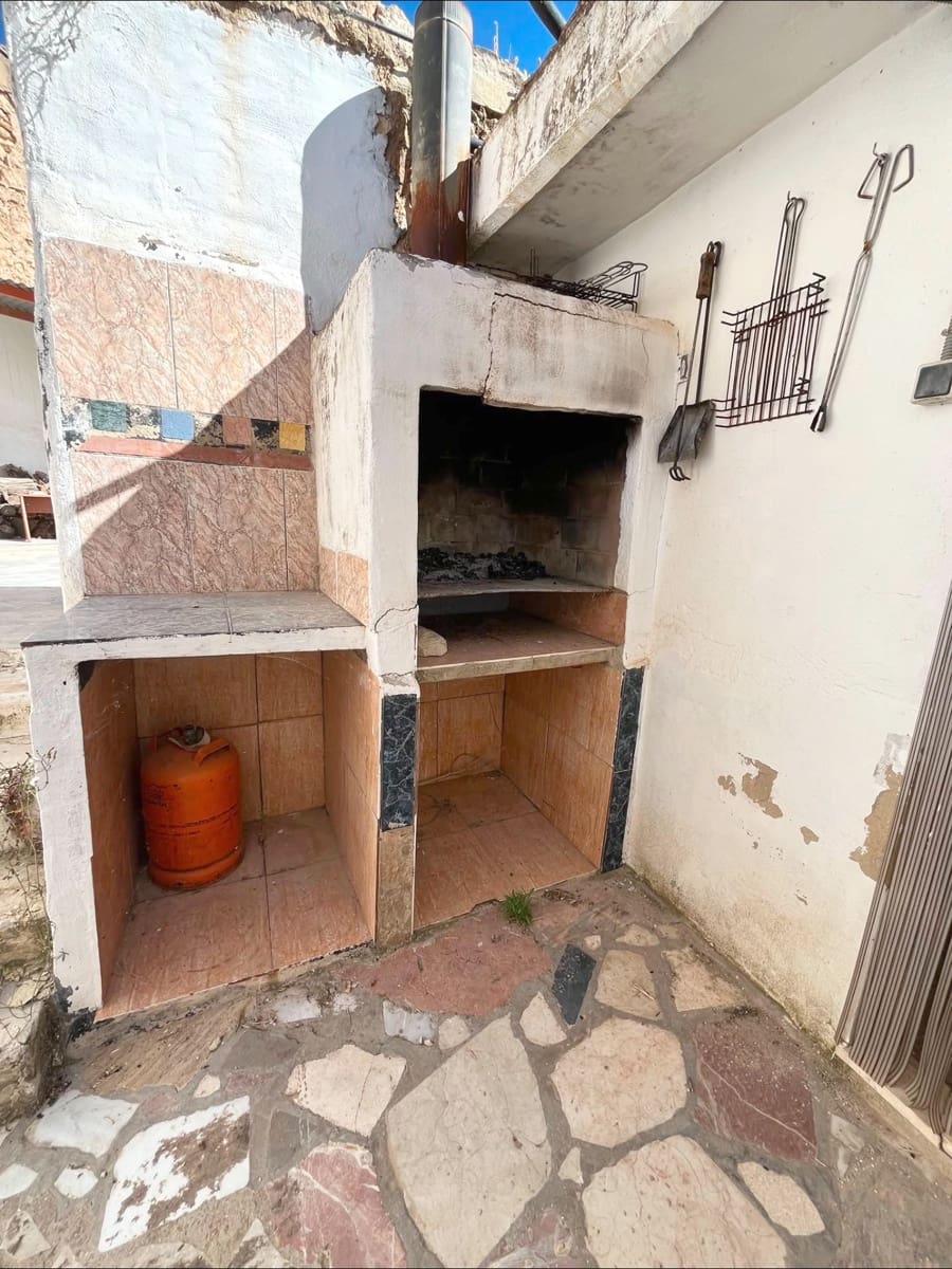 Chalet de 4 habitaciones en Monóvar / Monóver en venta - 120.000 € (Ref: 9913179)