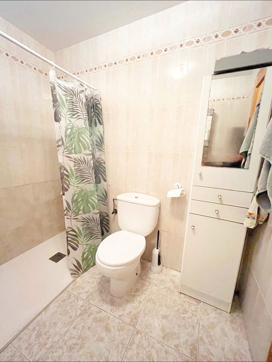 3 bedroom Flat for sale in Pinoso - € 84,000 (Ref: 9920435)