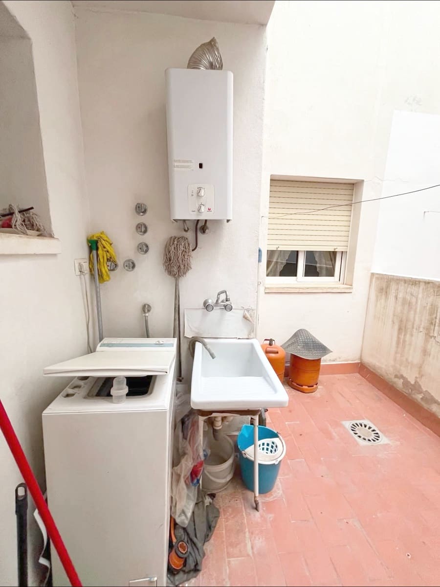 3 bedroom Flat for sale in Pinoso - € 84,000 (Ref: 9920435)
