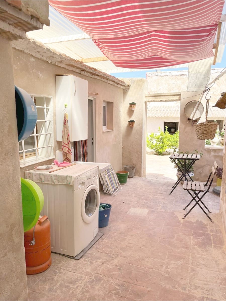 5 bedroom Finca/Country House for sale in Jumilla - € 158,000 (Ref: 9939987)