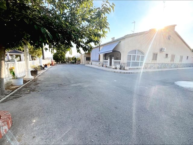 Chalet de 5 habitaciones en Elche / Elx en venta con piscina garaje - 650.000 € (Ref: 9955137)