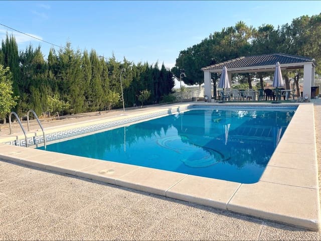 Chalet de 5 habitaciones en Elche / Elx en venta con piscina garaje - 650.000 € (Ref: 9955137)