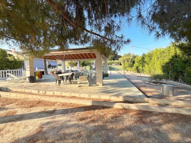 Chalet de 5 habitaciones en Elche / Elx en venta con piscina garaje - 650.000 € (Ref: 9955137)