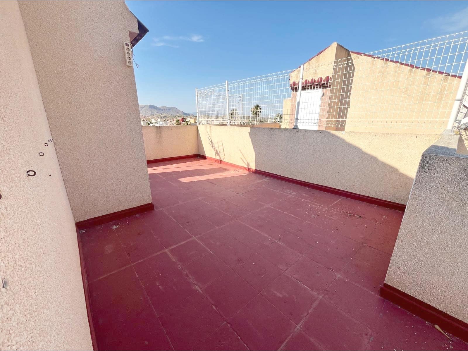 2 soveværelse Semi-Rækkehus til salg i Monforte del Cid - € 230.000 (Ref: 9955138)