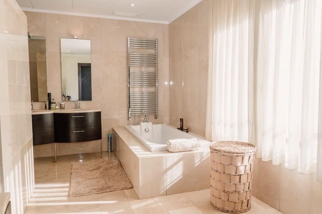 5 chambre Villa/Maison à vendre à La Alcayna, Molina de Segura avec garage - 1 300 000 € (Ref: 9823236)