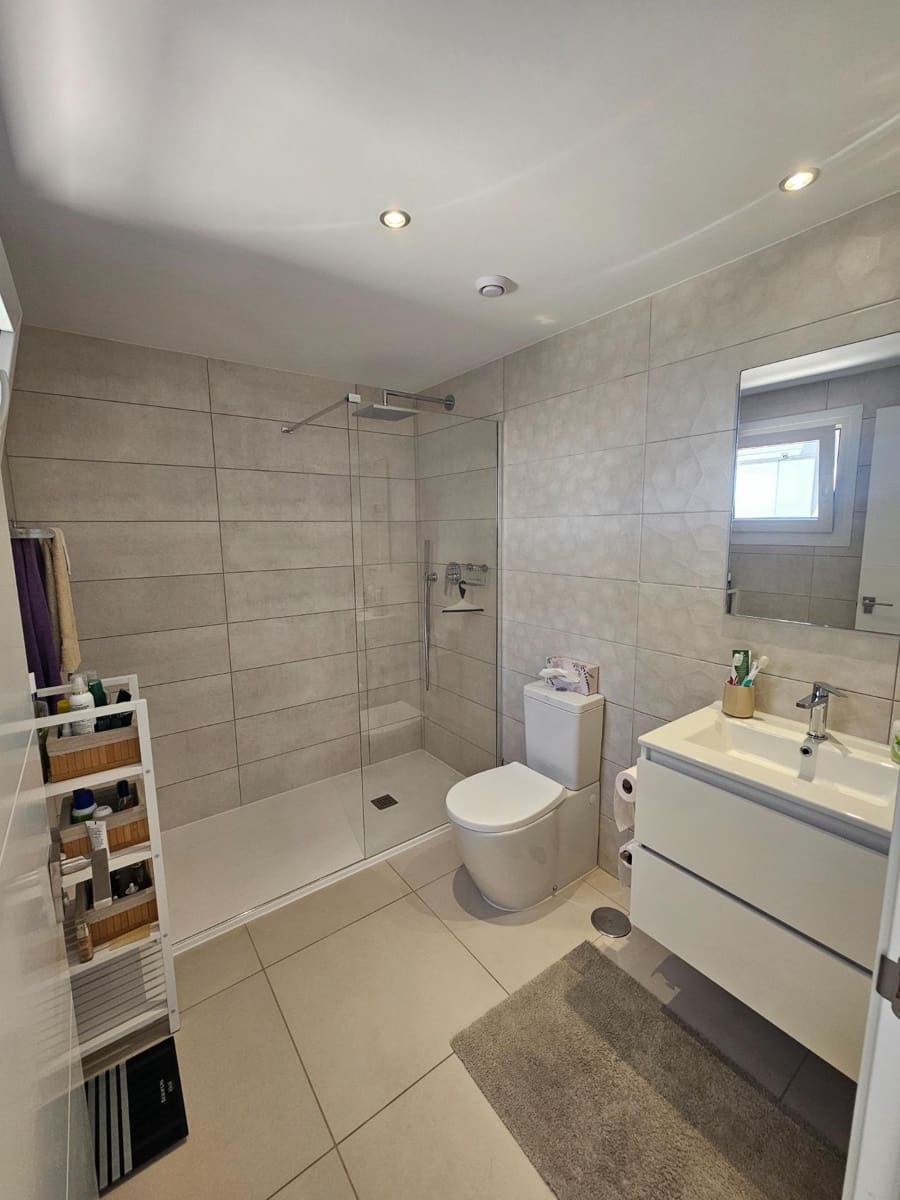 3 sypialnia Penthouse na sprzedaż w Torrevieja z basenem - 795 000 € (Ref: 9823238)