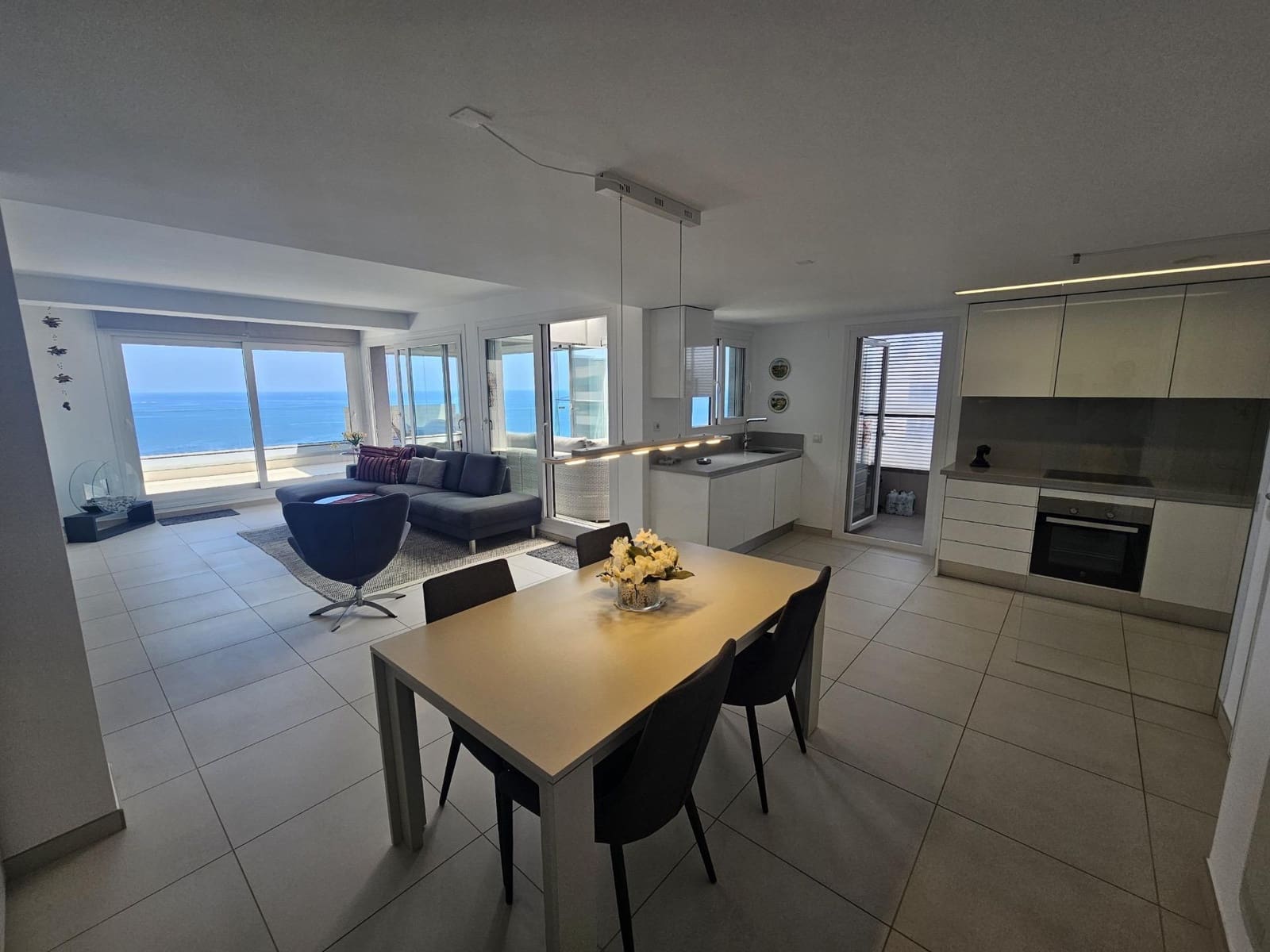 3 sypialnia Penthouse na sprzedaż w Torrevieja z basenem - 795 000 € (Ref: 9823238)