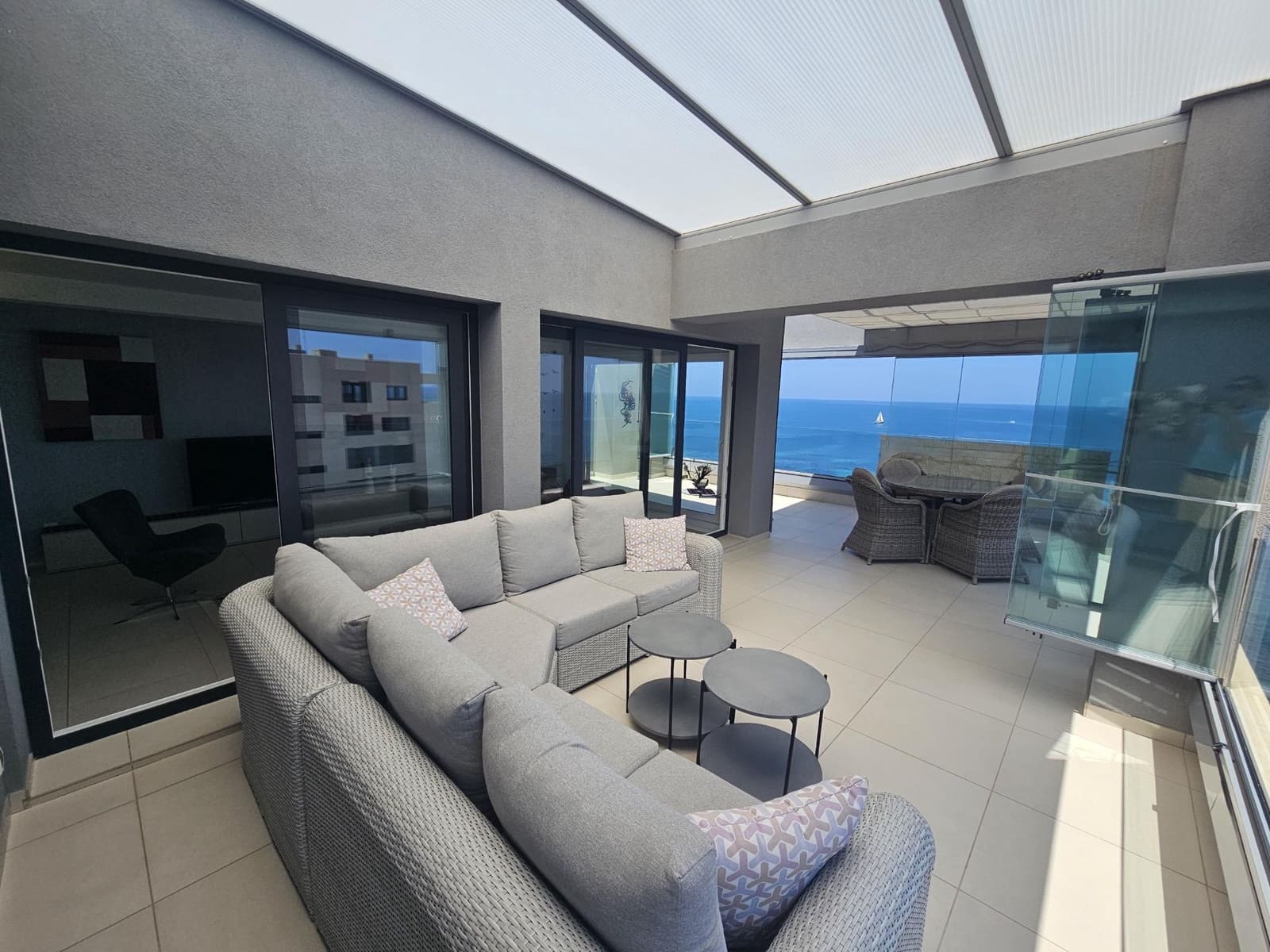 3 sypialnia Penthouse na sprzedaż w Torrevieja z basenem - 795 000 € (Ref: 9823238)