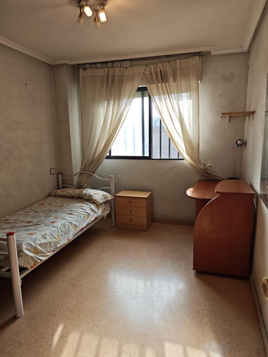 3 bedroom Flat for sale in Murcia city with garage - € 160,000 (Ref: 9823244)