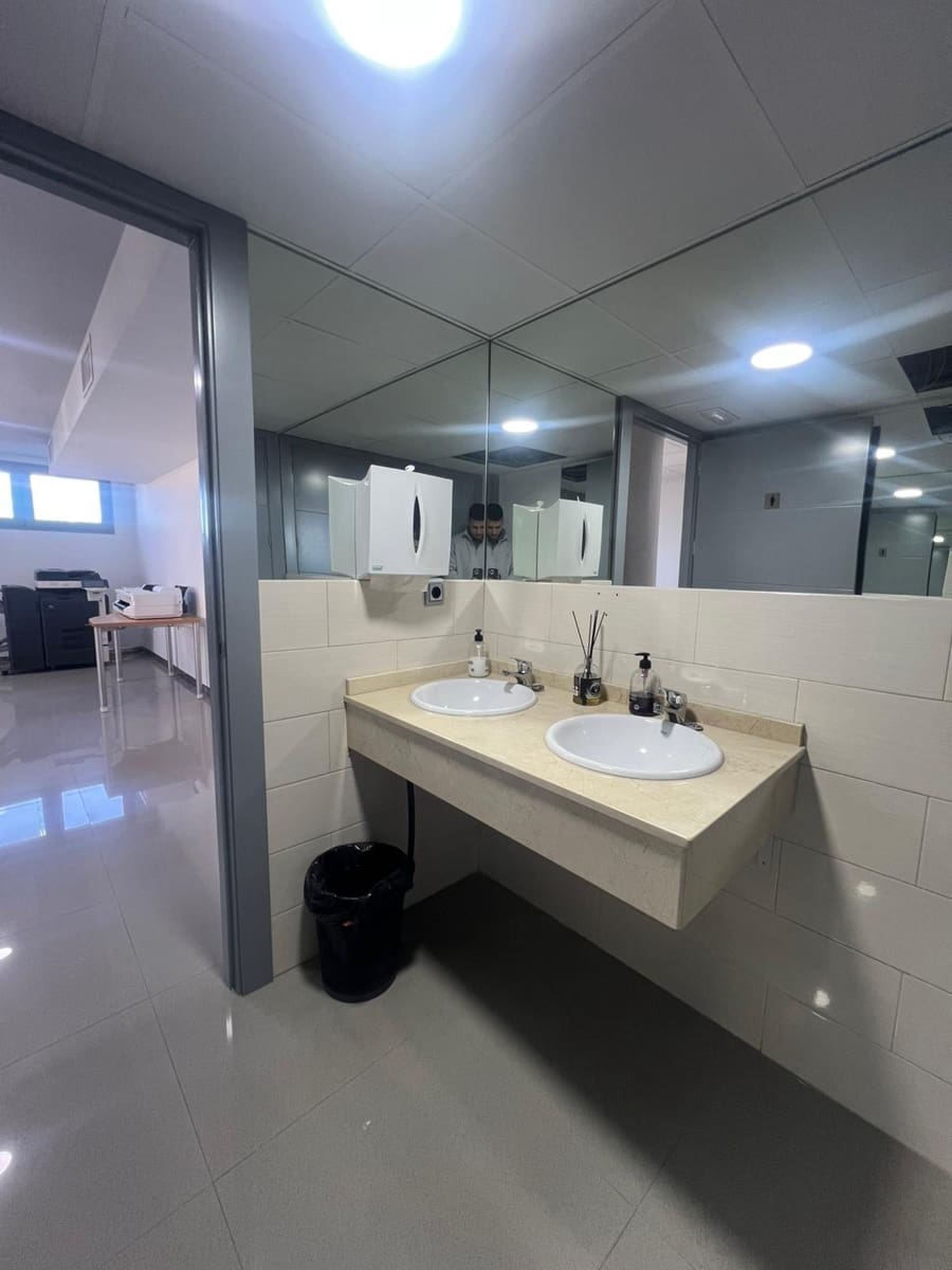 4 bedroom Office for rent in Murcia city with garage - € 1,500 (Ref: 9823245)