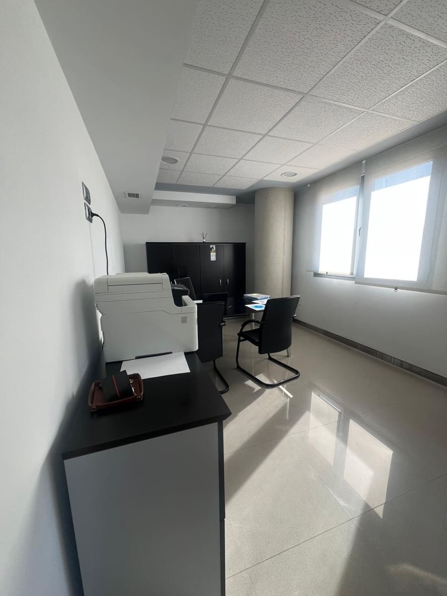 4 bedroom Office for rent in Murcia city with garage - € 1,500 (Ref: 9823245)