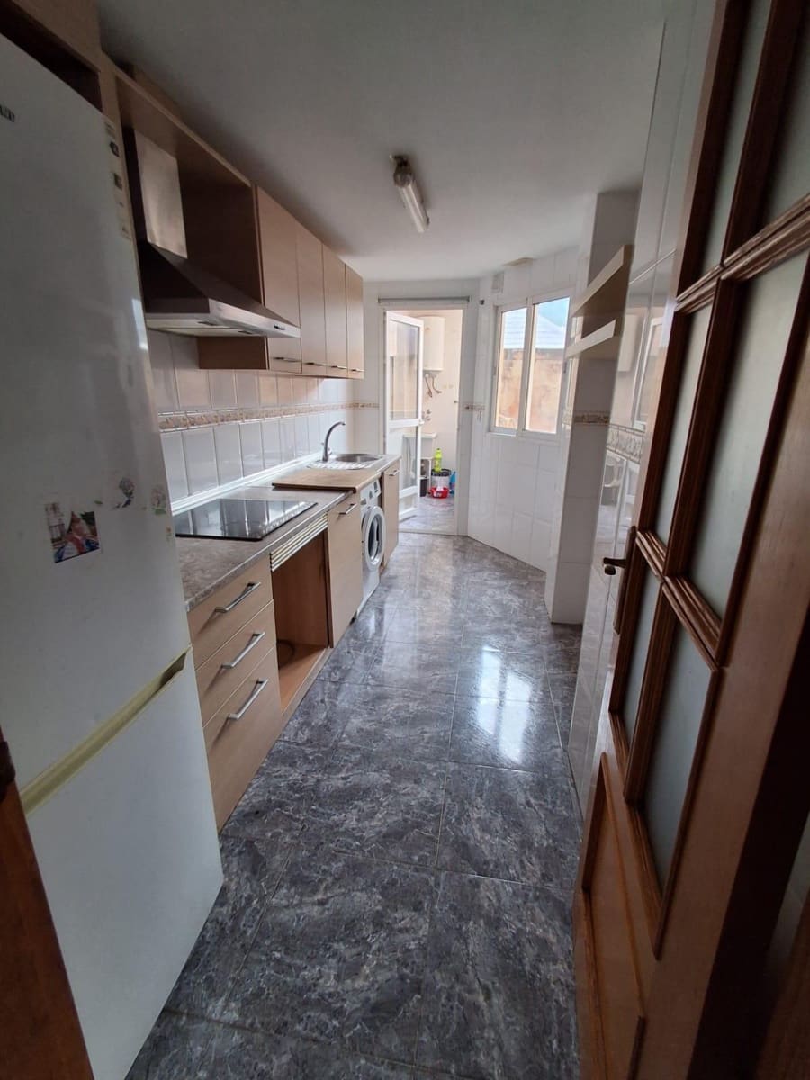 3 bedroom Flat for sale in Algezares with garage - € 159,000 (Ref: 9825478)