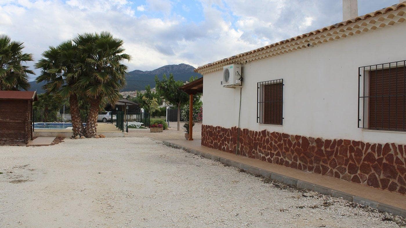 8 slaapkamer Villa te koop in Moratalla met zwembad garage - € 350.000 (Ref: 9825481)