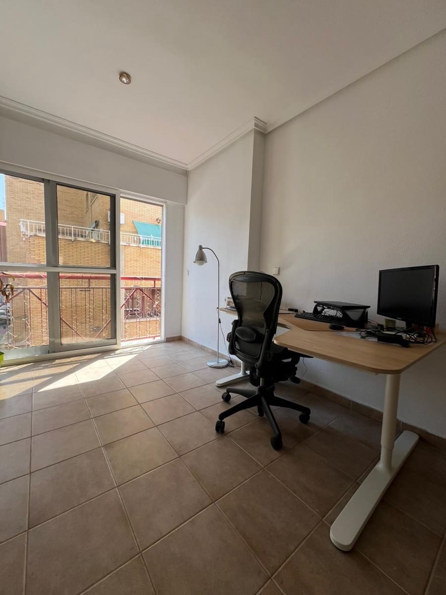 4 bedroom Flat for rent in Murcia city with garage - € 1,400 (Ref: 9825483)