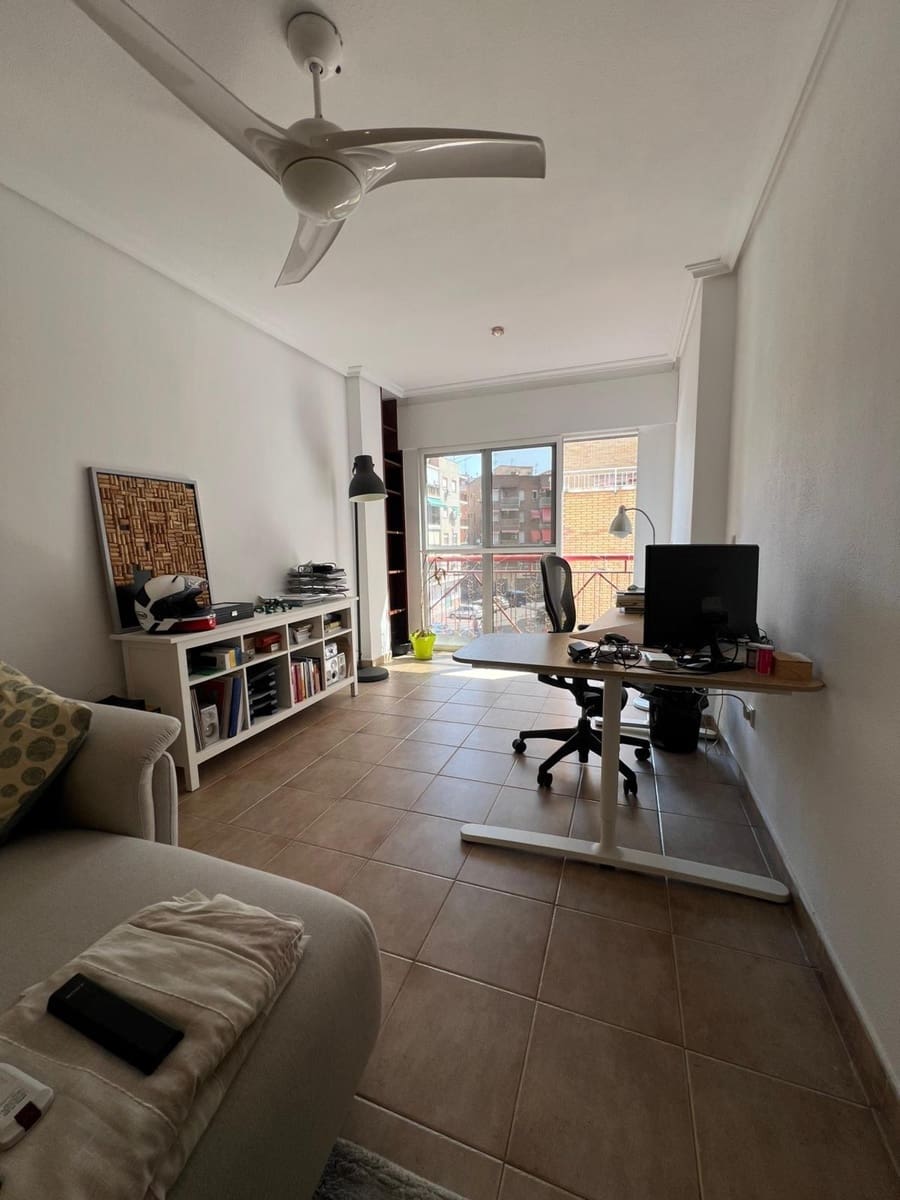4 bedroom Flat for rent in Murcia city with garage - € 1,400 (Ref: 9825483)
