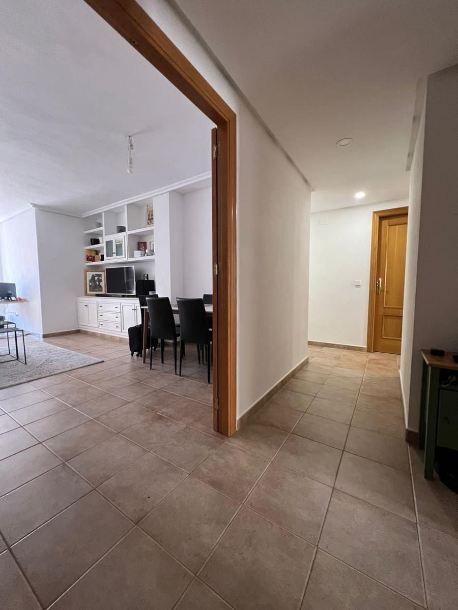 4 bedroom Flat for rent in Murcia city with garage - € 1,400 (Ref: 9825483)