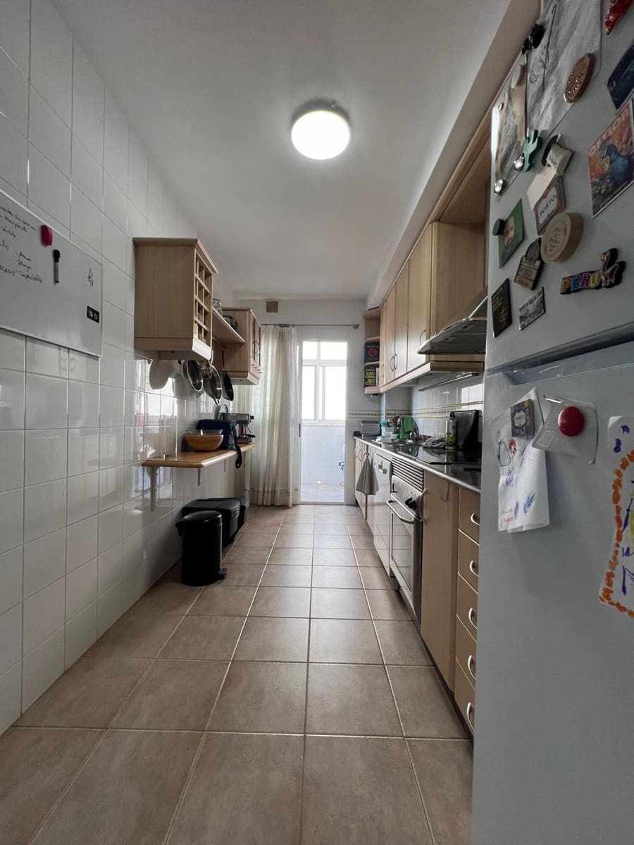 4 bedroom Flat for rent in Murcia city with garage - € 1,400 (Ref: 9825483)