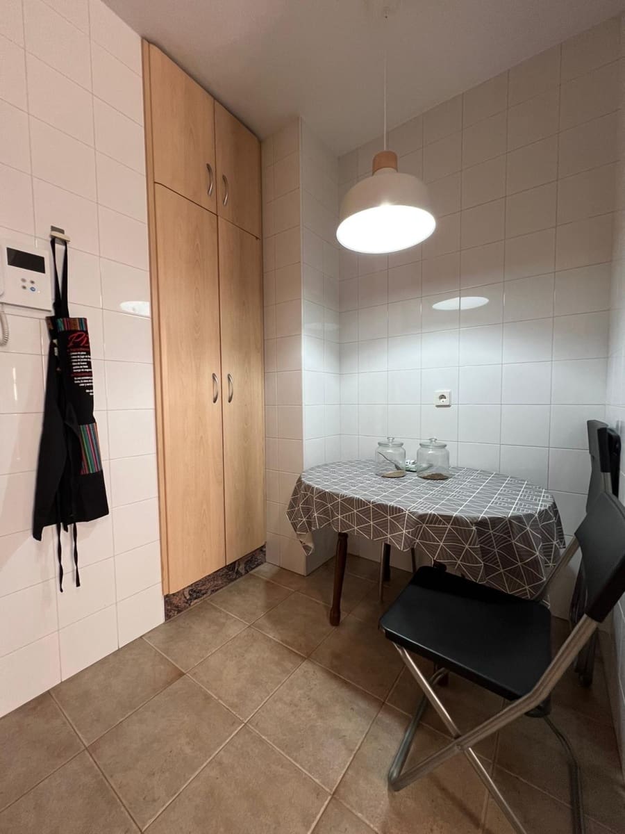 4 bedroom Flat for rent in Murcia city with garage - € 1,400 (Ref: 9825483)