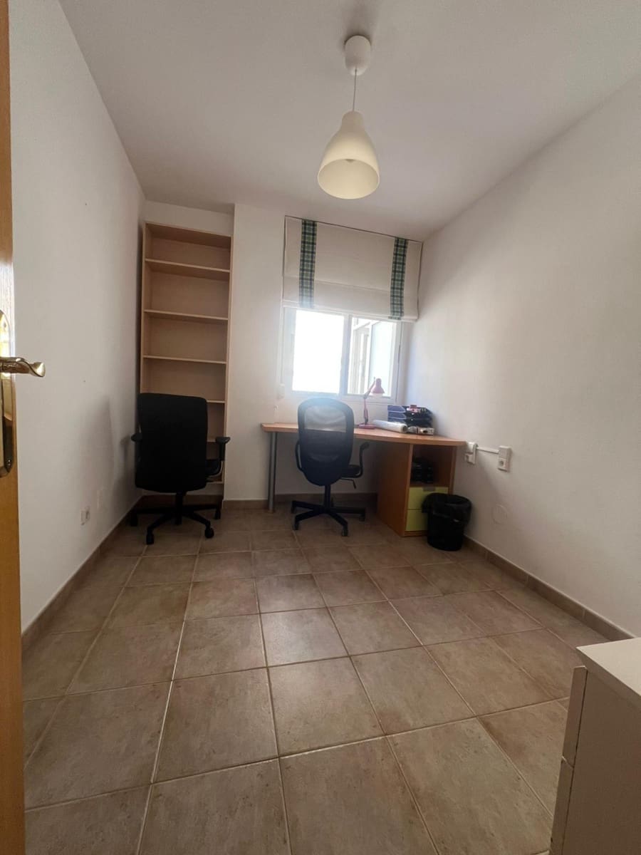 4 bedroom Flat for rent in Murcia city with garage - € 1,400 (Ref: 9825483)