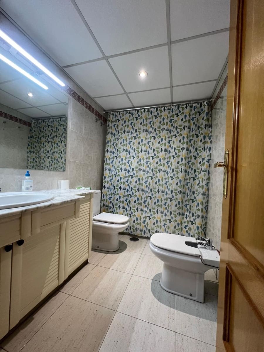 4 bedroom Flat for rent in Murcia city with garage - € 1,400 (Ref: 9825483)