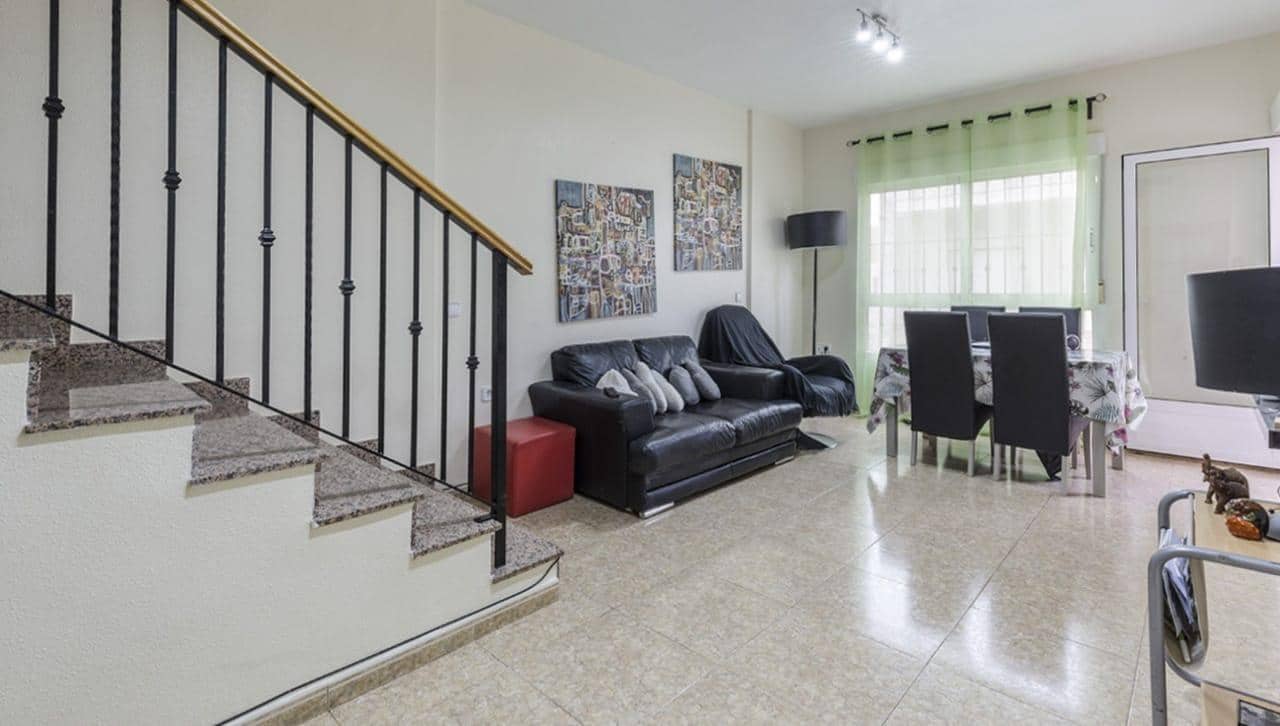 4 chambre Villa/Maison Mitoyenne à vendre à La Torre Golf Resort avec garage - 175 000 € (Ref: 9825499)