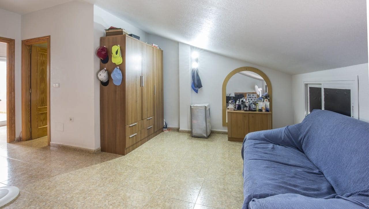 4 chambre Villa/Maison Mitoyenne à vendre à La Torre Golf Resort avec garage - 175 000 € (Ref: 9825499)