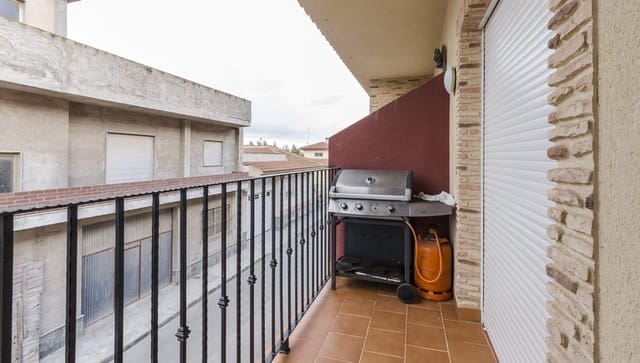 4 quarto Moradia em Banda para venda em La Torre Golf Resort, Torre-Pacheco com garagem - 175 000 € (Ref: 9825499)