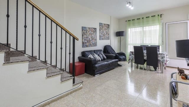 4 quarto Moradia em Banda para venda em La Torre Golf Resort, Torre-Pacheco com garagem - 175 000 € (Ref: 9825499)
