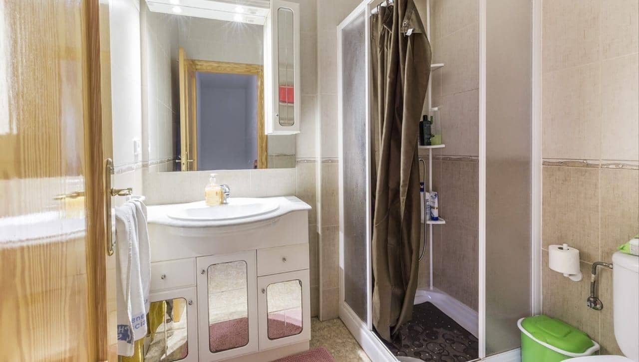 4 chambre Villa/Maison Mitoyenne à vendre à La Torre Golf Resort avec garage - 175 000 € (Ref: 9825499)