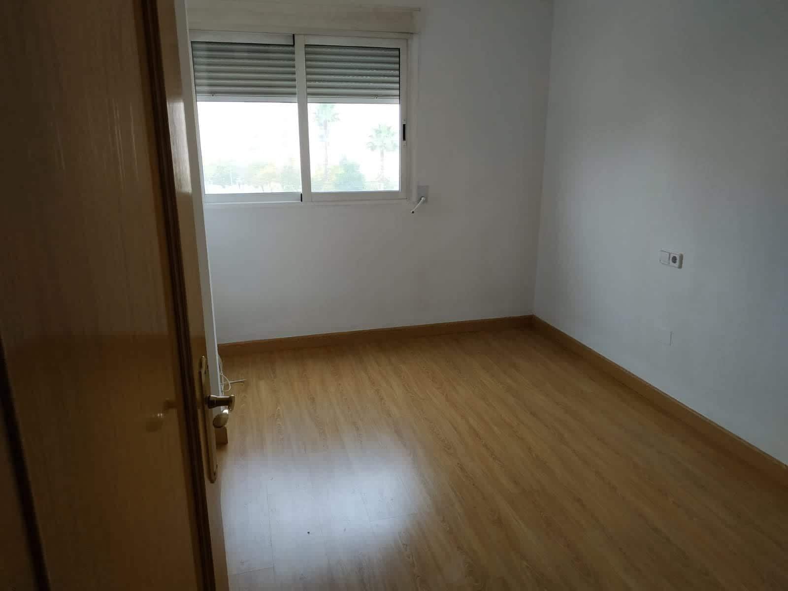 2 bedroom Flat for sale in Murcia city with garage - € 170,000 (Ref: 9825500)