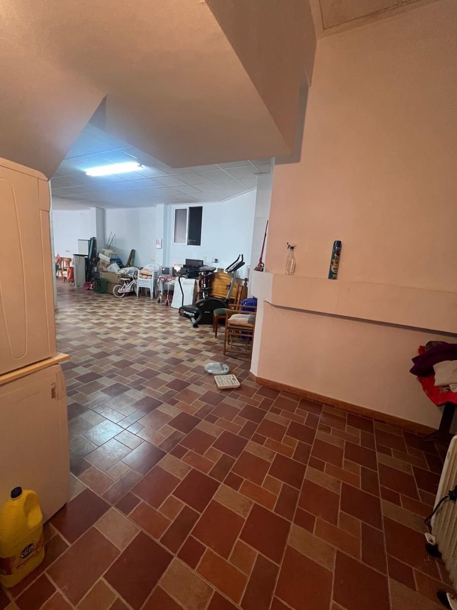 5 bedroom Apartment for sale in Murcia city with garage - € 189,000 (Ref: 9825504)