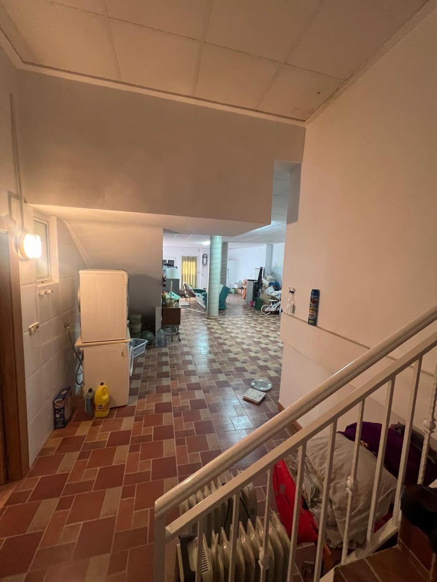 5 bedroom Apartment for sale in Murcia city with garage - € 189,000 (Ref: 9825504)