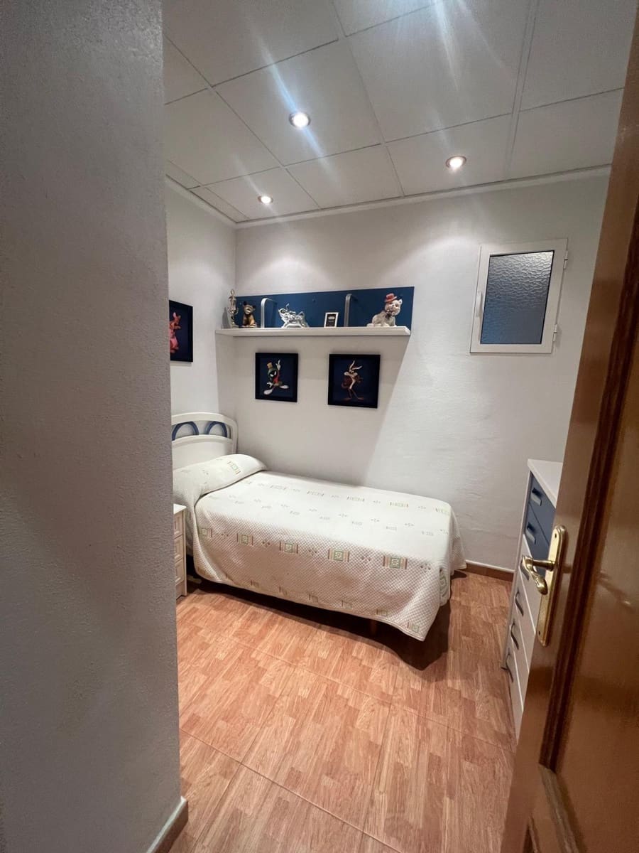 5 bedroom Apartment for sale in Murcia city with garage - € 189,000 (Ref: 9825504)