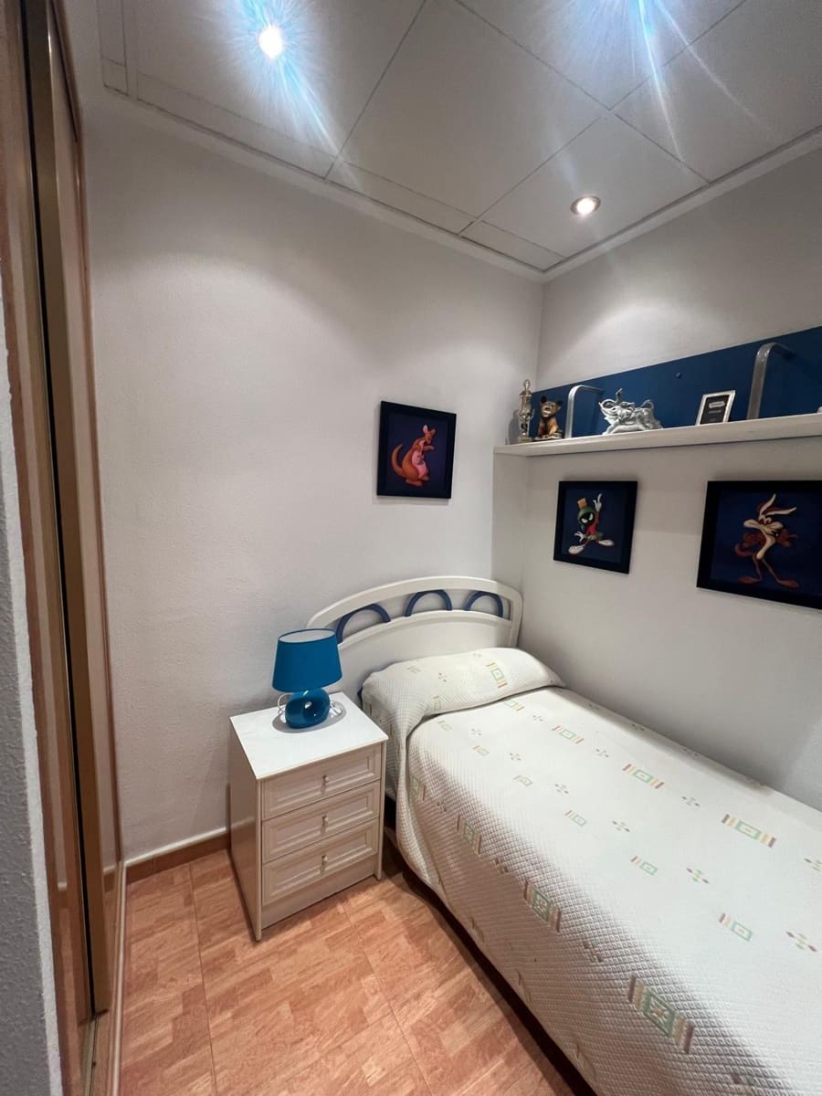5 bedroom Apartment for sale in Murcia city with garage - € 189,000 (Ref: 9825504)