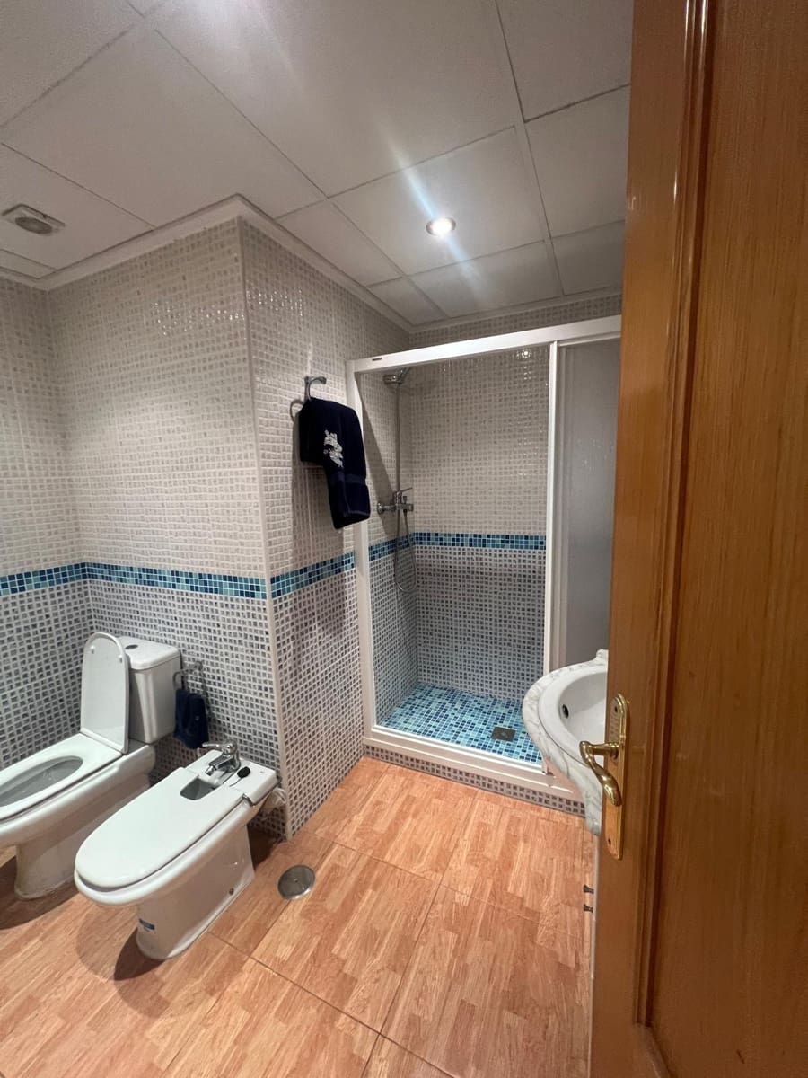 5 bedroom Apartment for sale in Murcia city with garage - € 189,000 (Ref: 9825504)