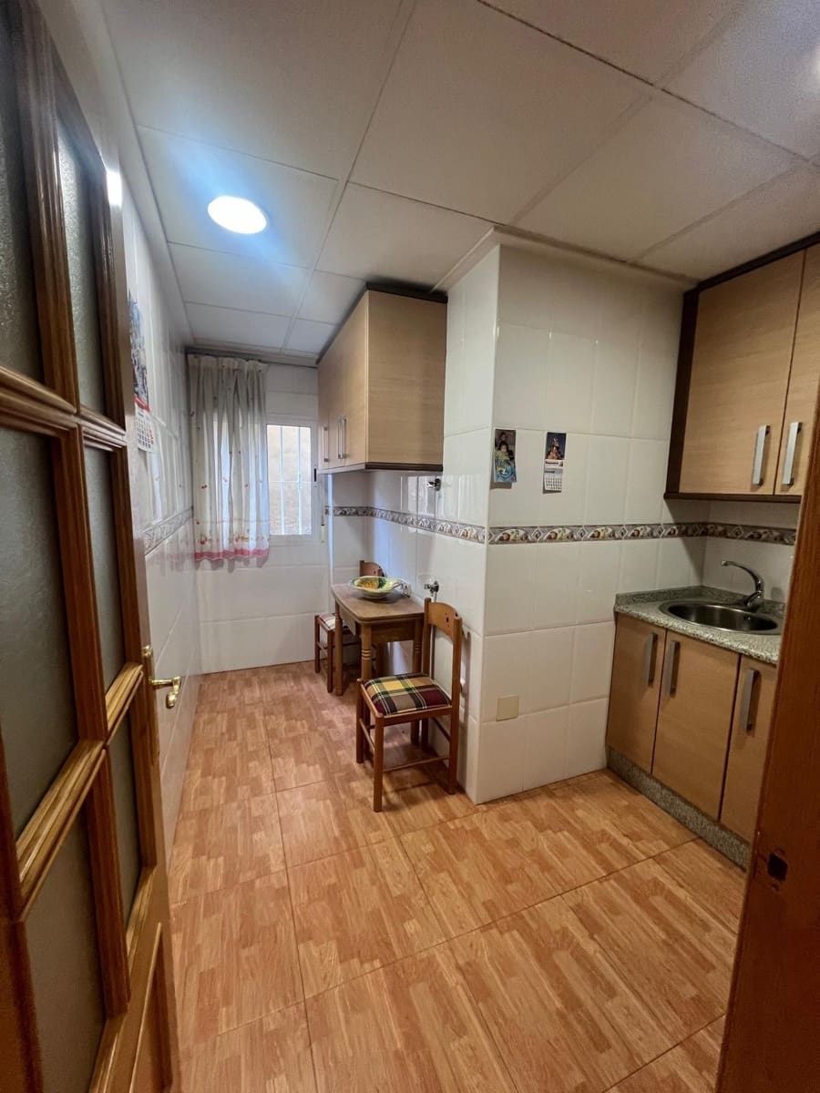 5 bedroom Apartment for sale in Murcia city with garage - € 189,000 (Ref: 9825504)
