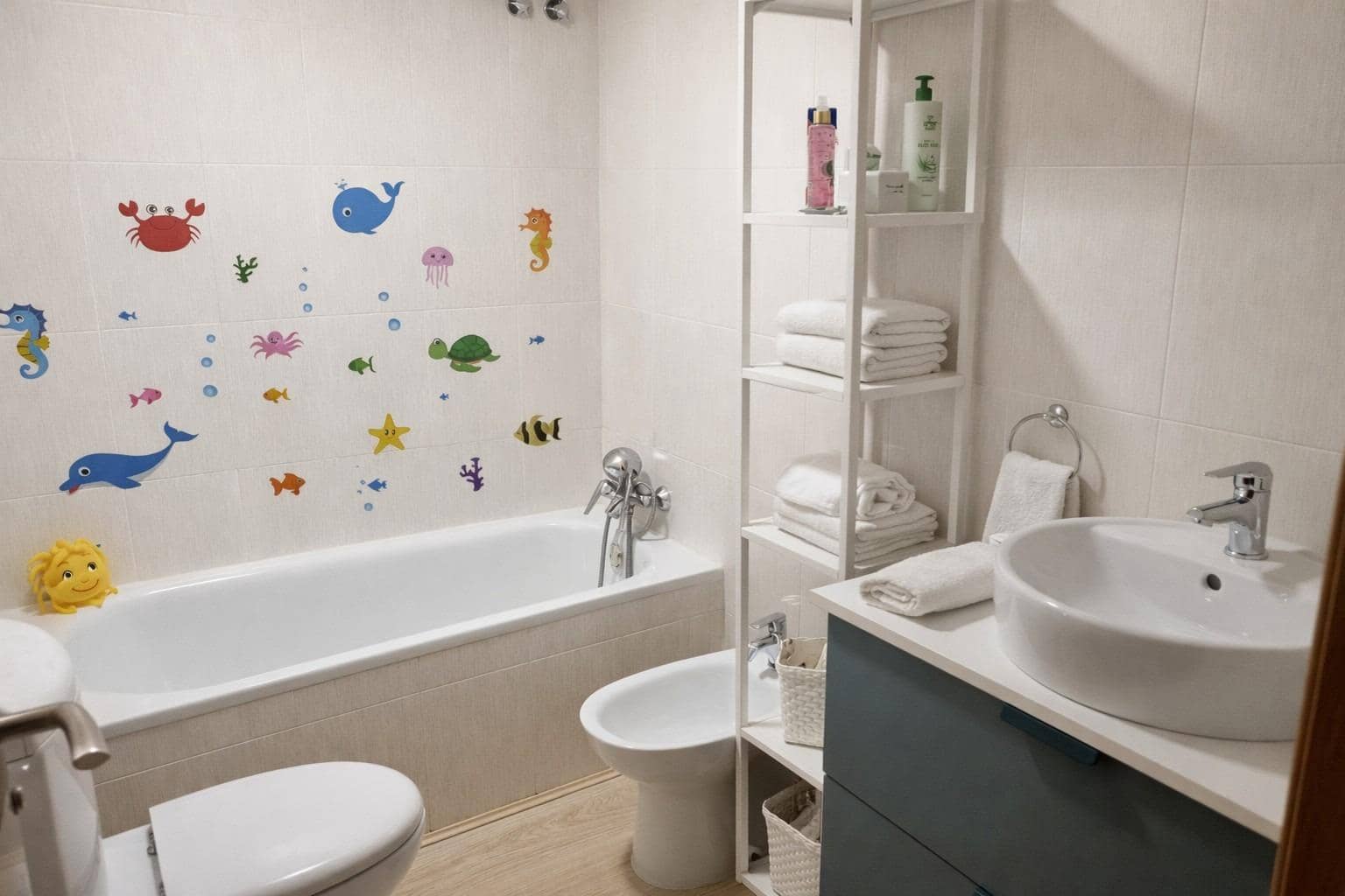 5 bedroom Apartment for sale in Algezares with garage - € 279,000 (Ref: 9829379)