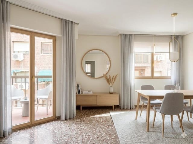 4 soveværelse Lejlighed til salg i El Carmen, Murcia by - € 168.000 (Ref: 9882105)