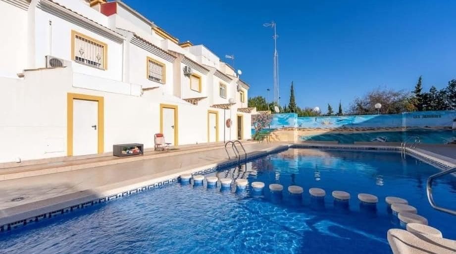 2 bedroom Townhouse for sale in San Javier with pool garage - € 156,000 (Ref: 9509736)