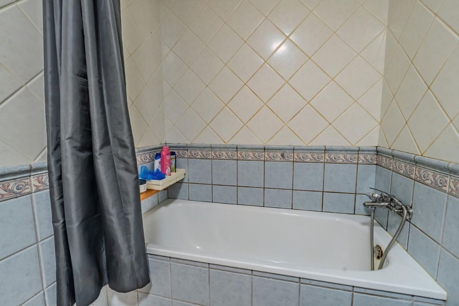 Piso de 3 habitaciones en Orihuela en venta - 215.000 € (Ref: 9509742)