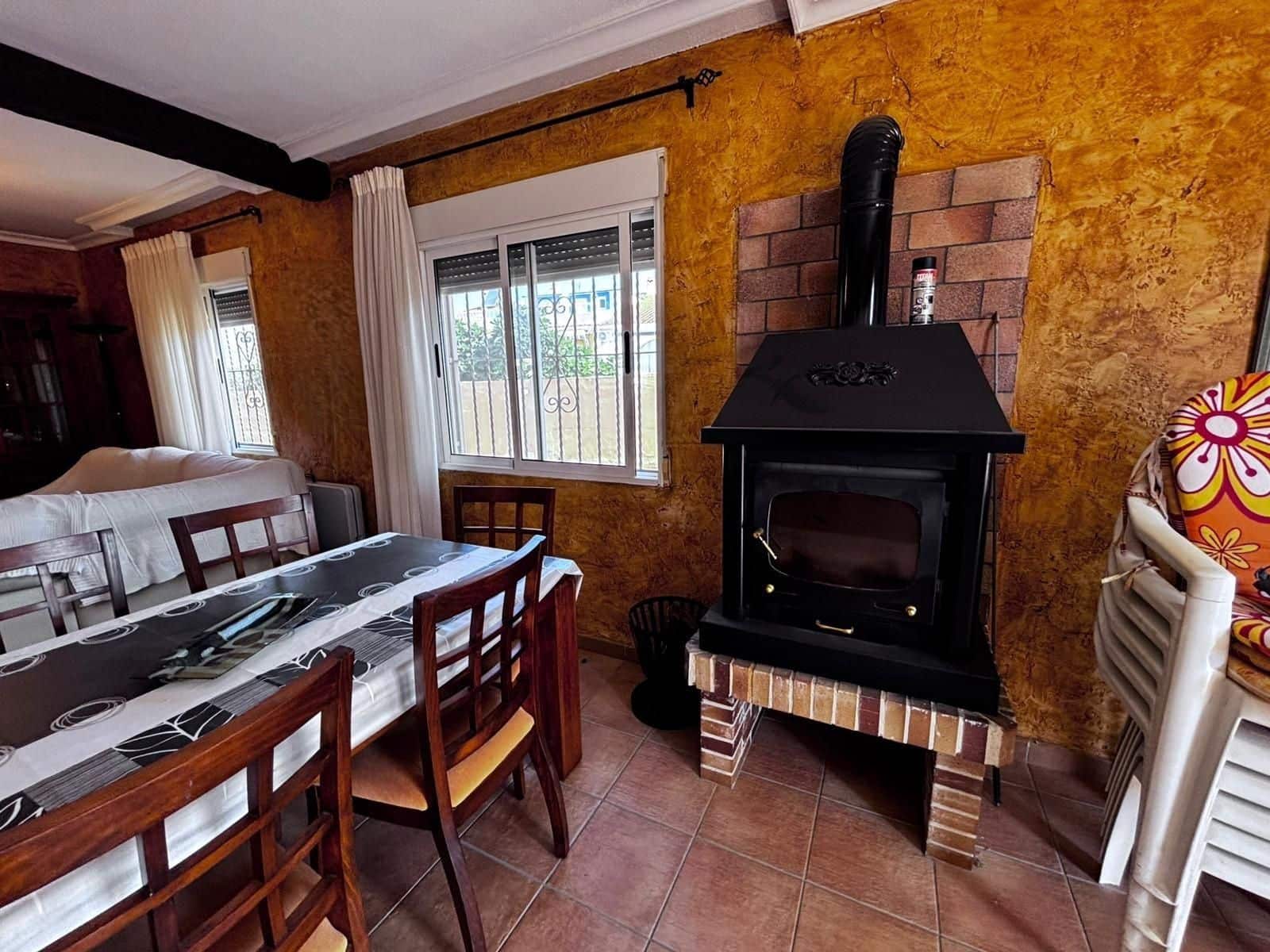 2 soverom Hus til salgs i Torrevieja med svømmebasseng garasje - € 250 000 (Ref: 9509745)