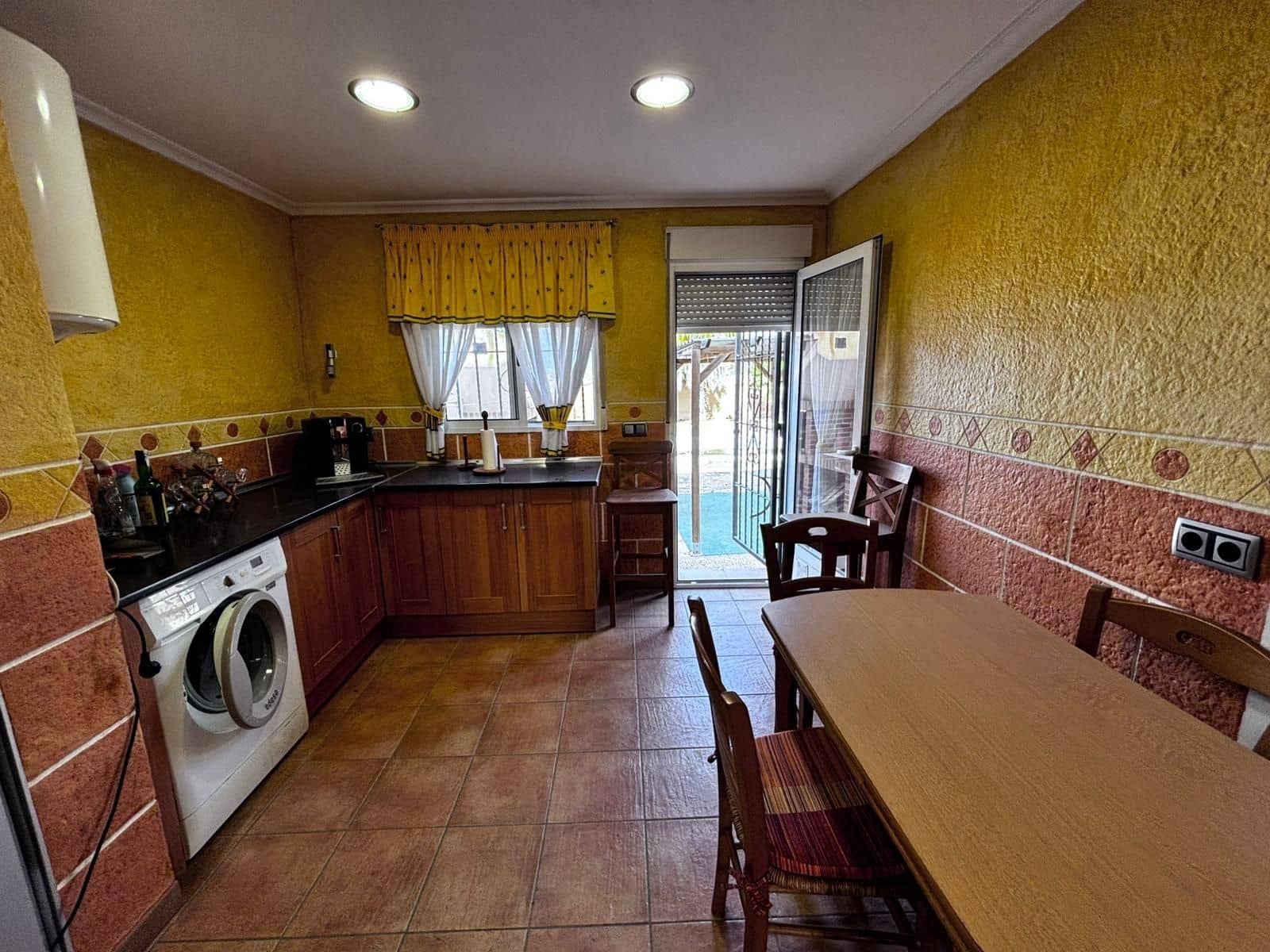 2 soverom Hus til salgs i Torrevieja med svømmebasseng garasje - € 250 000 (Ref: 9509745)