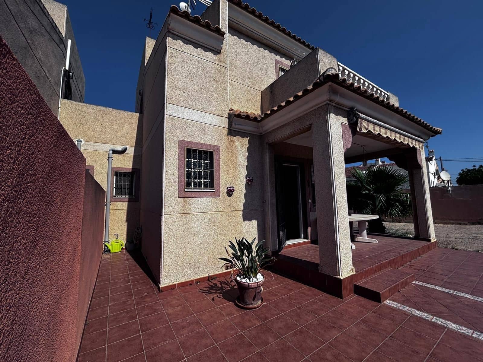 2 soverom Hus til salgs i Torrevieja med svømmebasseng garasje - € 250 000 (Ref: 9509745)