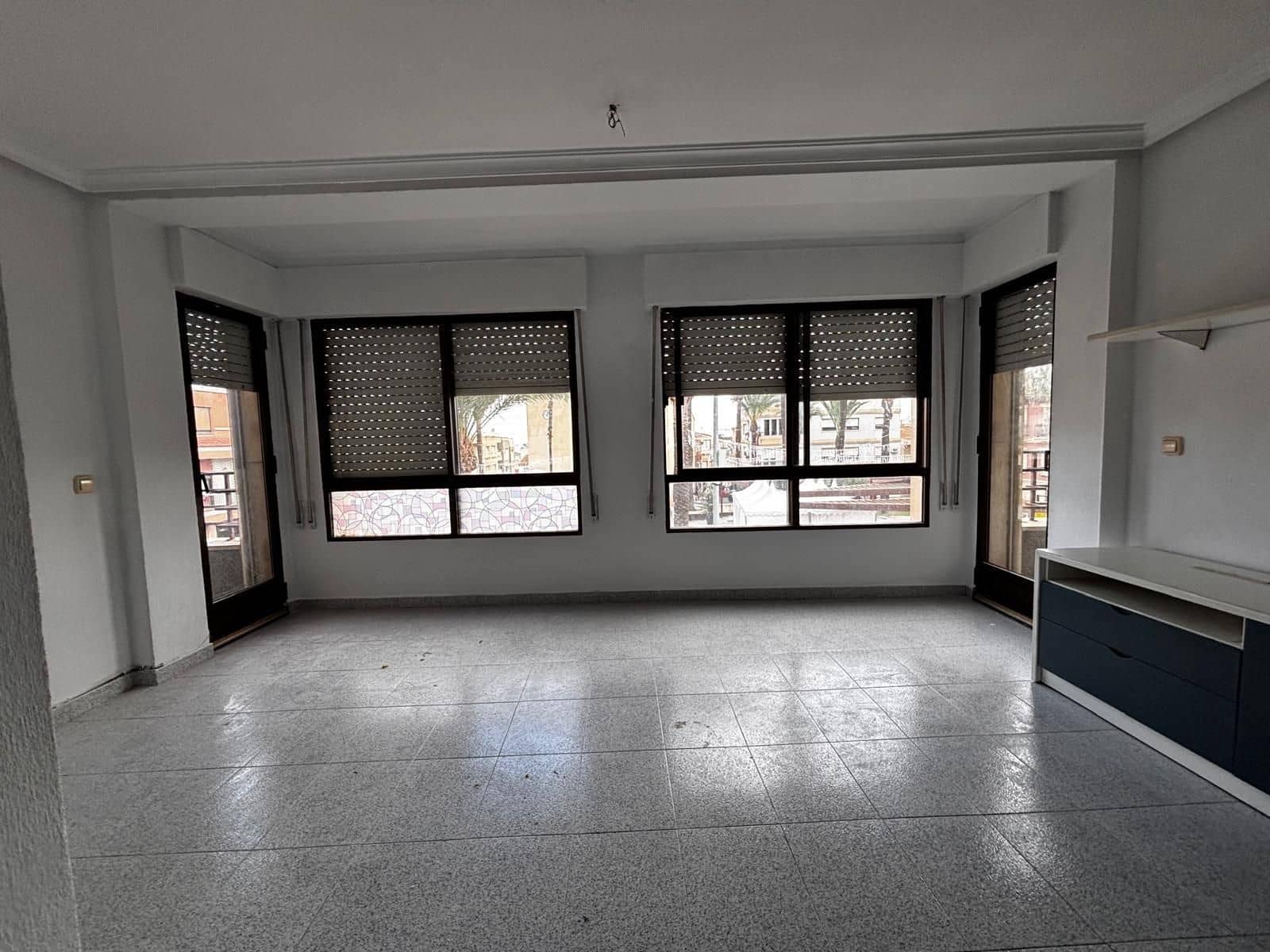 3 bedroom Flat for sale in San Miguel de Salinas - € 150,000 (Ref: 9509747)